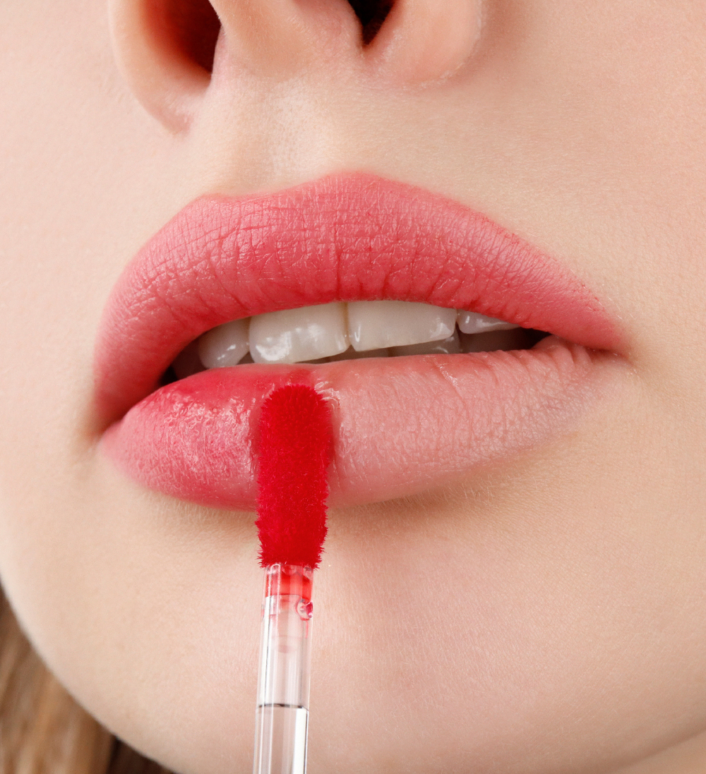 LuxVisage ТИНТ для губ с гиалуроновым комплексом тон 02 сексуальный красный LIP TINT AQUA GEL HYALURON COMPLEX 3 мл