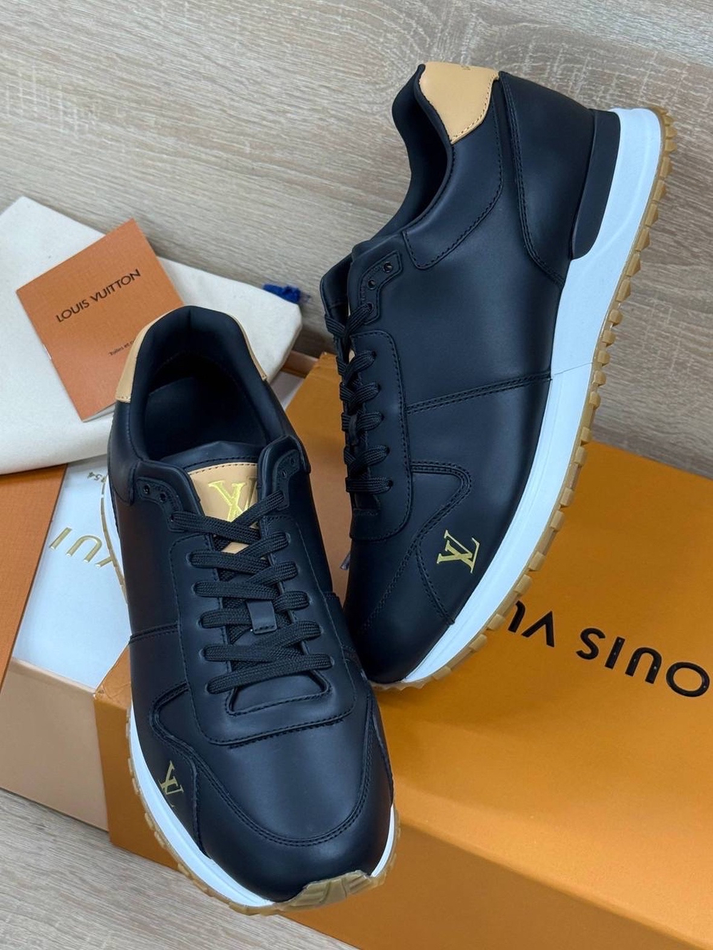 Кроссовки Louis Vuitton Run Away