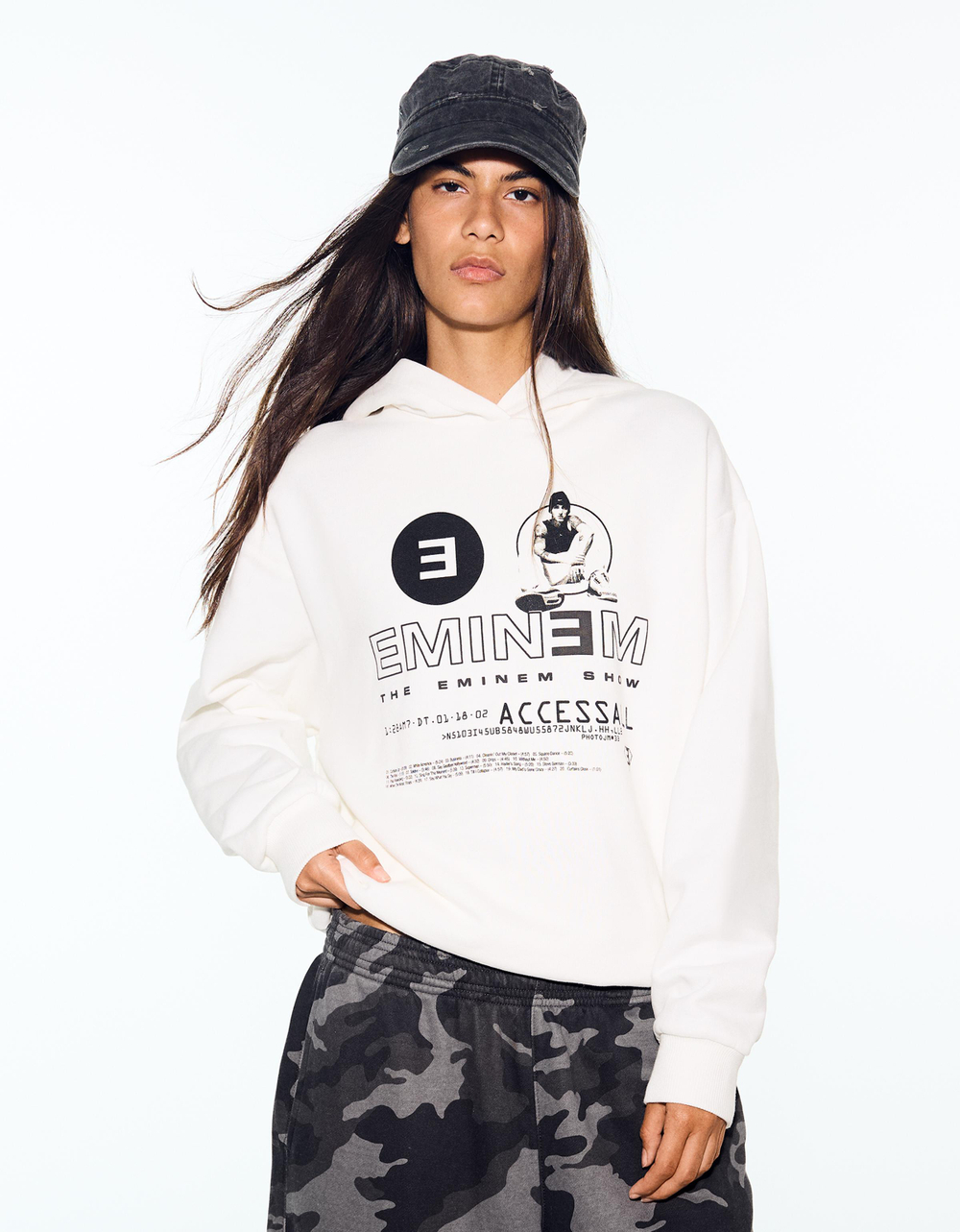 Женское худи EMINEM белого цвета - BERSHKA