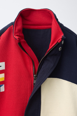 ZARA ФЛИСОВЫЙ БОМБЕР С НАШИВКАМИ, МОРСКОЙ СИНИЙ