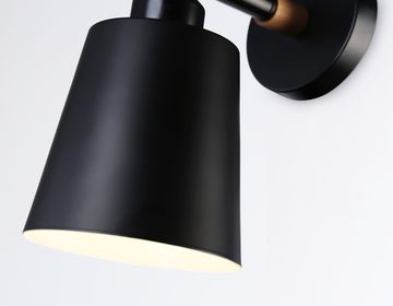 Настенный светильник со сменной лампой 1*E27 TR82213 BK/LW черный/светлое дерево Traditional Loft Ambrella
