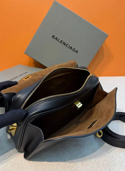 BALENCIAGA LE 7