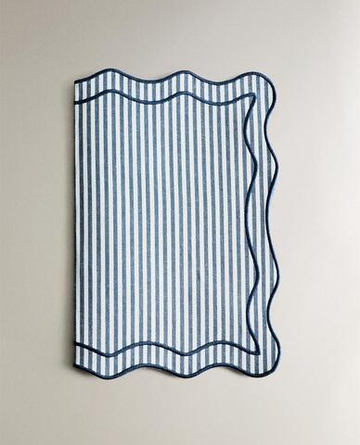 ZARA HOME ПОДСТАВКА ПОД СТОЛОВЫЕ ПРИБОРЫ В ПОЛОСКУ С ВОЛНИСТЫМ КРАЕМ, СИНИЙ
