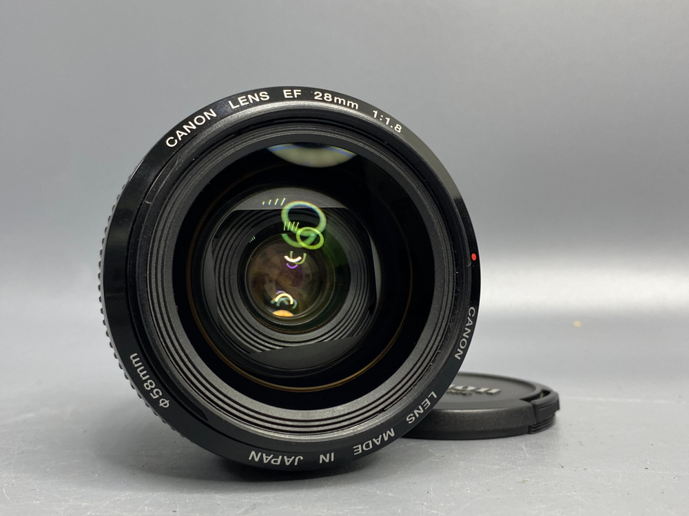 Canon EF 28mm f/1.8