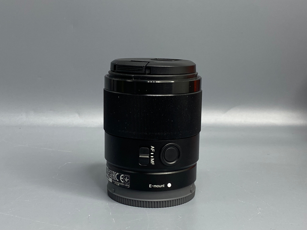 Sony FE 35mm f/1.8
