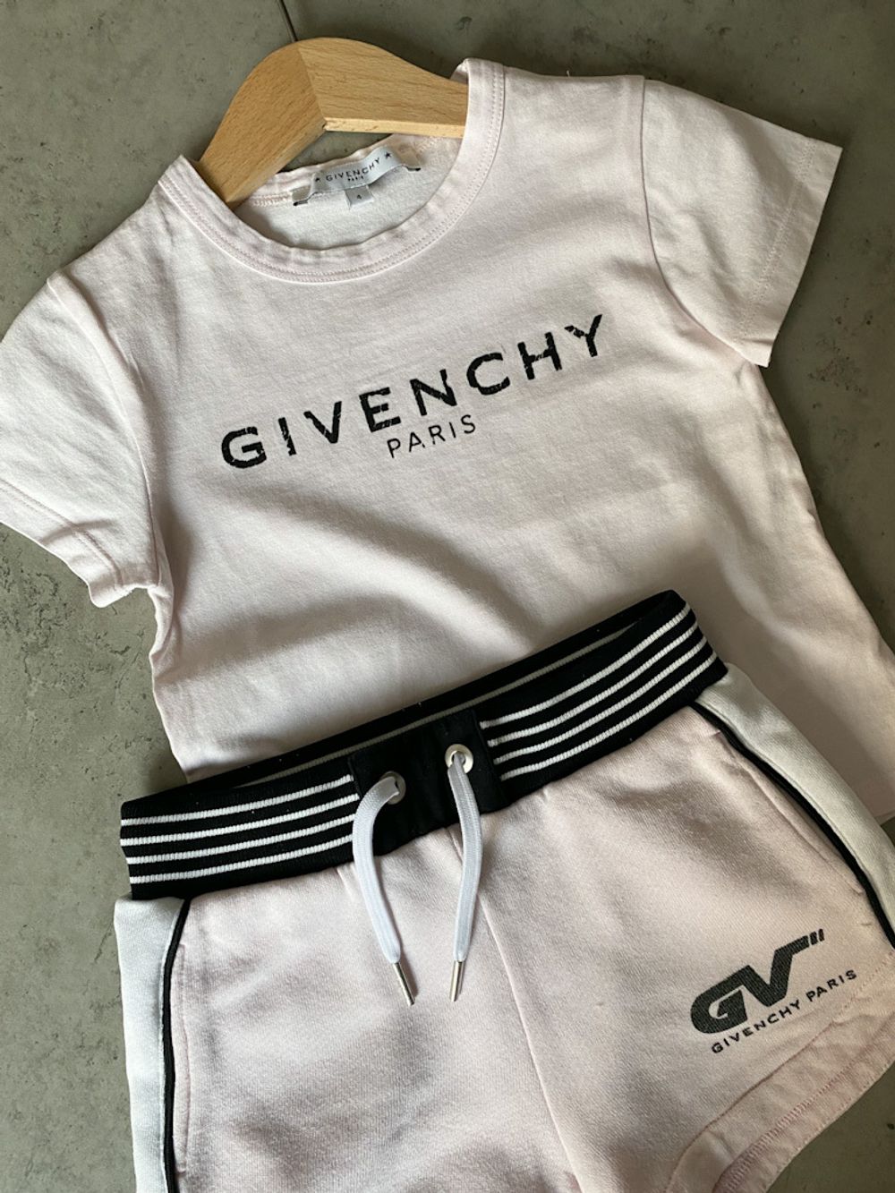 Хлопковая футболка Givenchy, 104