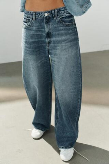 ZARA ДЖИНСЫ TRF BAGGY СО СРЕДНЕЙ ПОСАДКОЙ, СИНИЙ