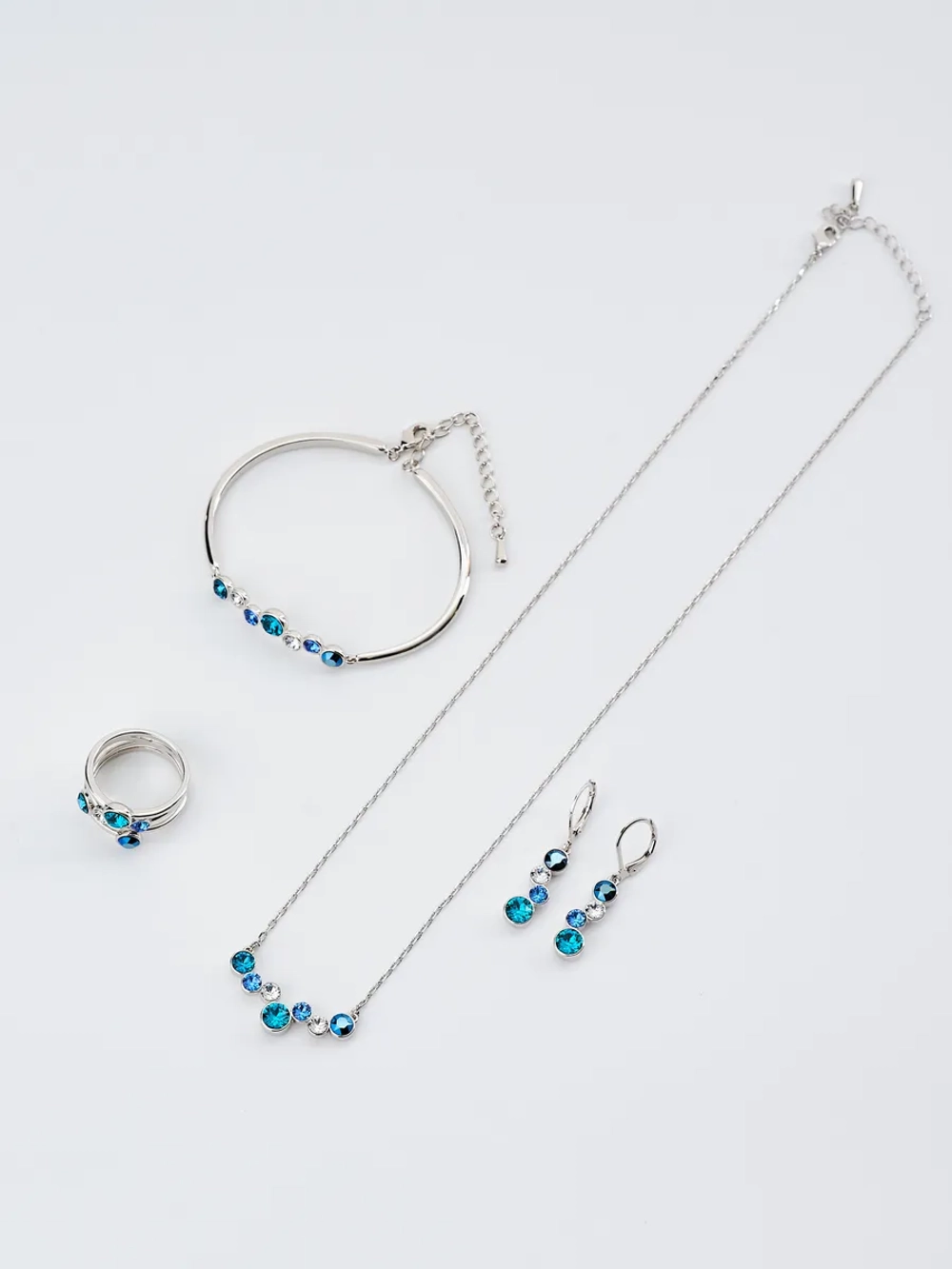 Серьги-подвески Эльза с синими кристаллами Swarovski