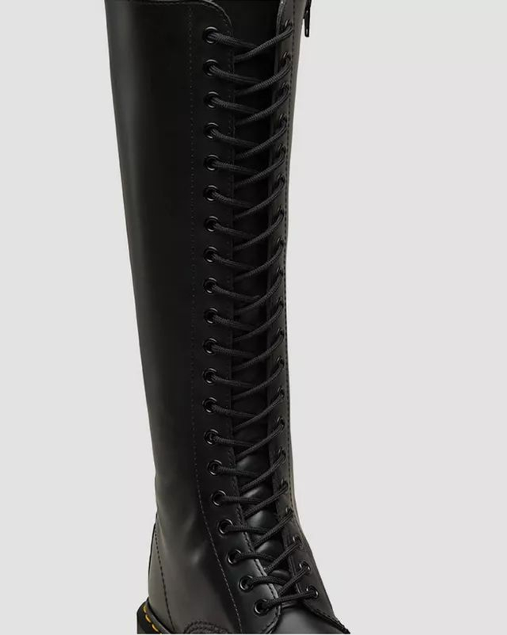 Шнурки DR. MARTENS черные 240 см на 18-20 петель (Из Финляндии)