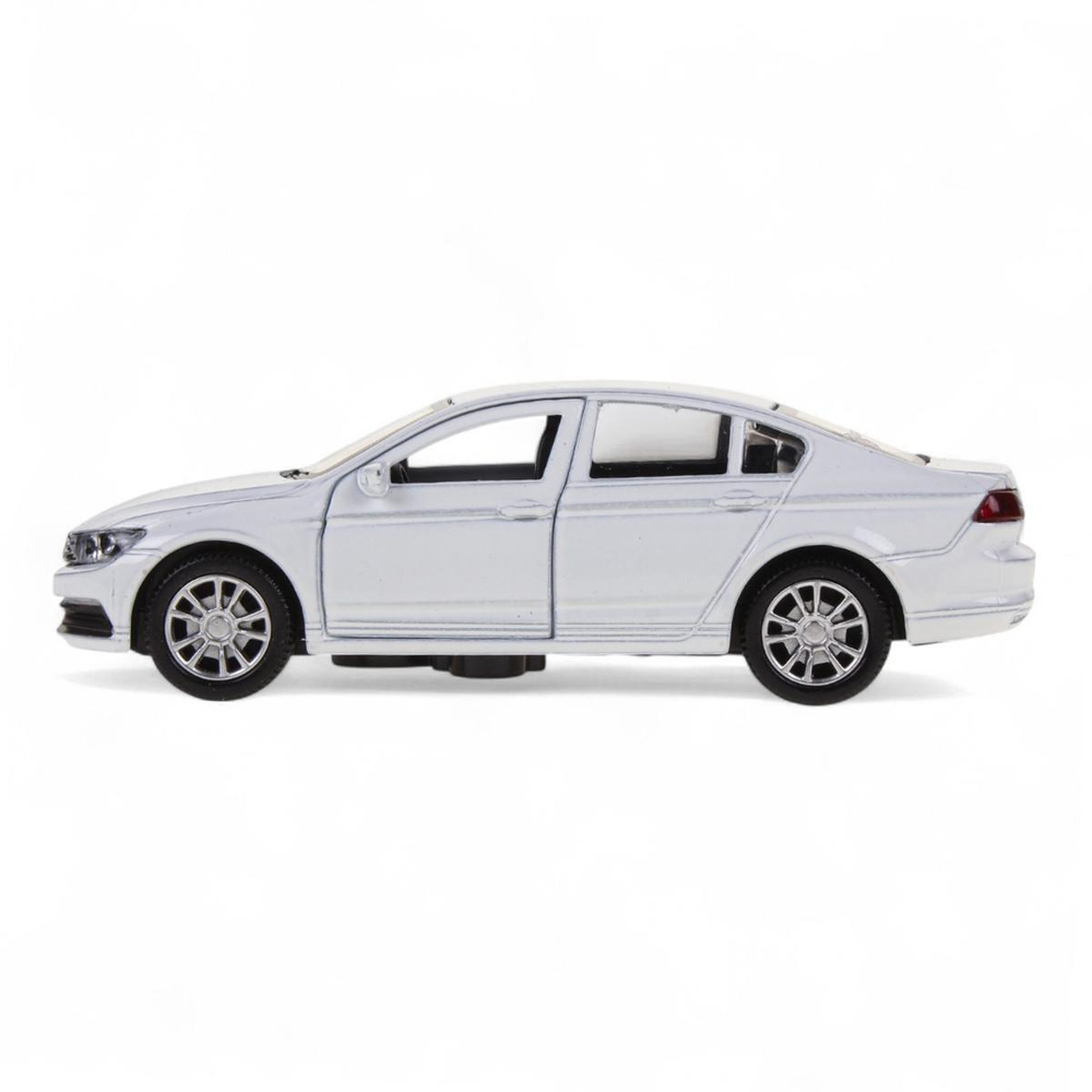 Модель ин. мет. "Volkswagen Passat" 12см. белый, коробка PASSAT-12-WH (72) (Технопарк)