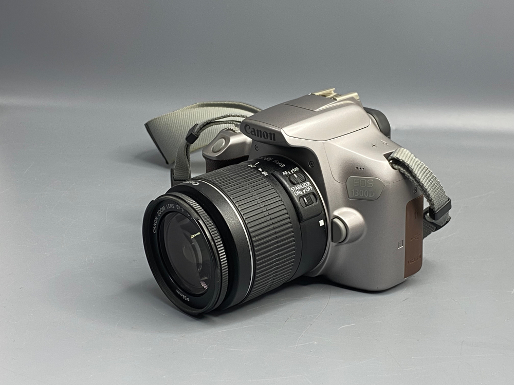 Canon EOS 1300D Kit 18-55mm 3.5-5.6 IS II