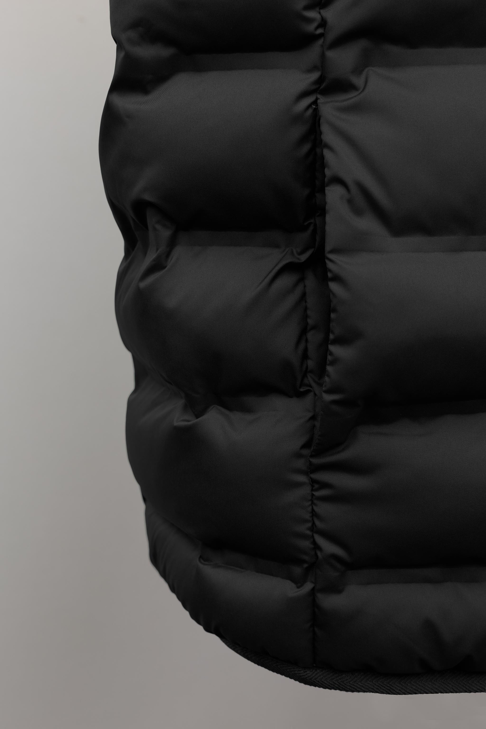 ZARA ЛЕГКИЙ ЖИЛЕТ С КАПЮШОНОМ WATER REPELLENT, ЧЕРНЫЙ