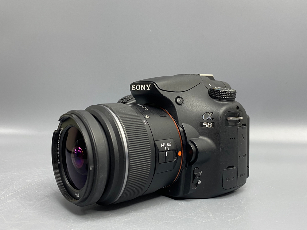 Sony A58 Kit 18-55mm Скол на объективе