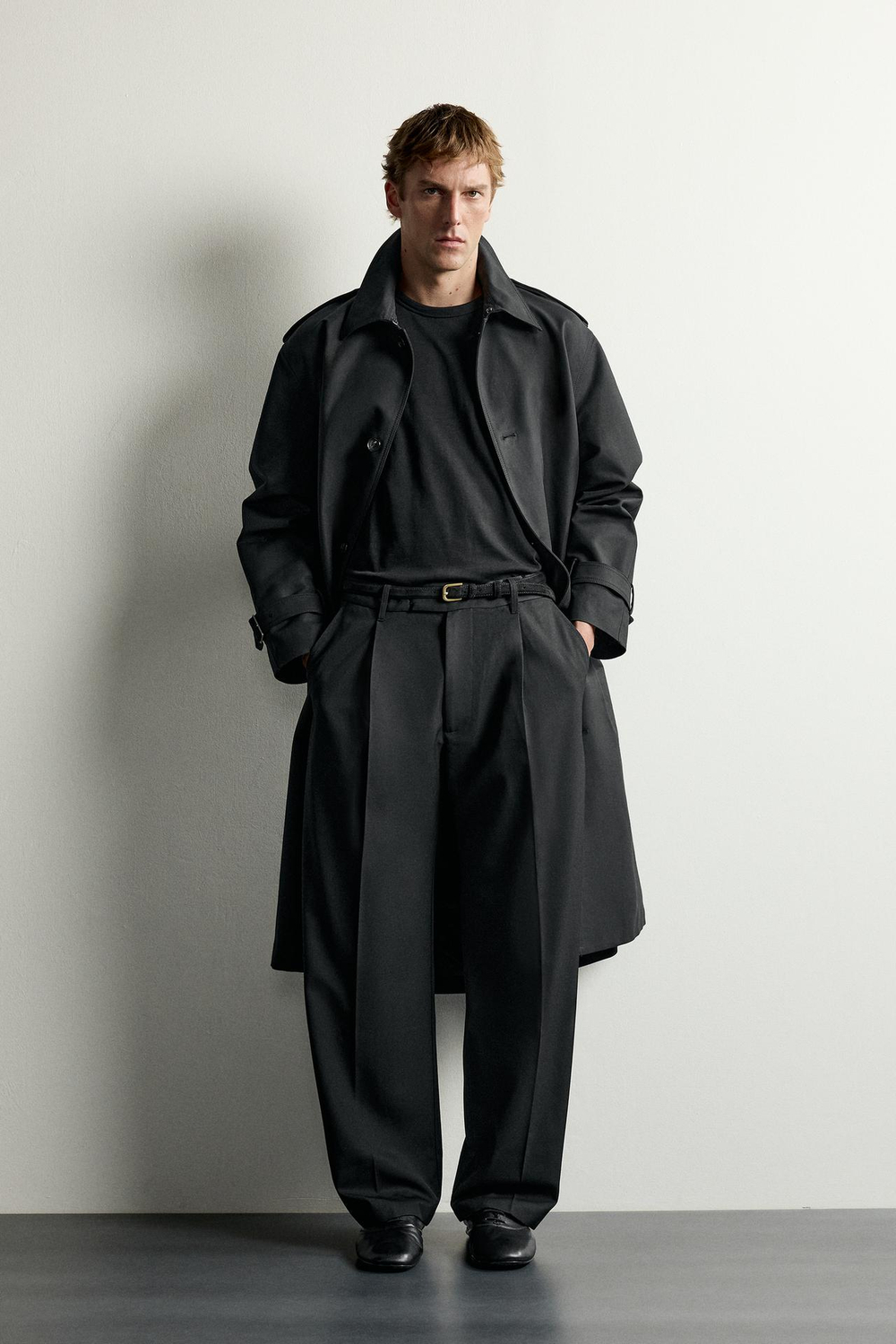 ZARA БРЮКИ RELAXED FIT СО СКЛАДКАМИ, ЧЕРНЫЙ