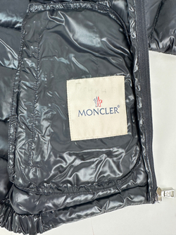 Пуховик Moncler