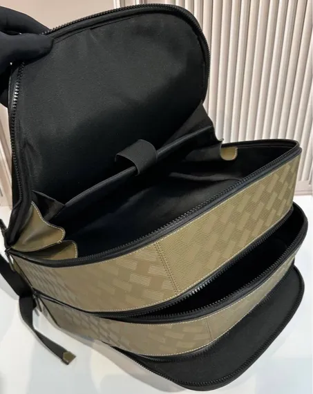 Рюкзак MONTBLANC EXTREME 3.0 LARGE BACKPACK WITH 3 COMPARTMENTS