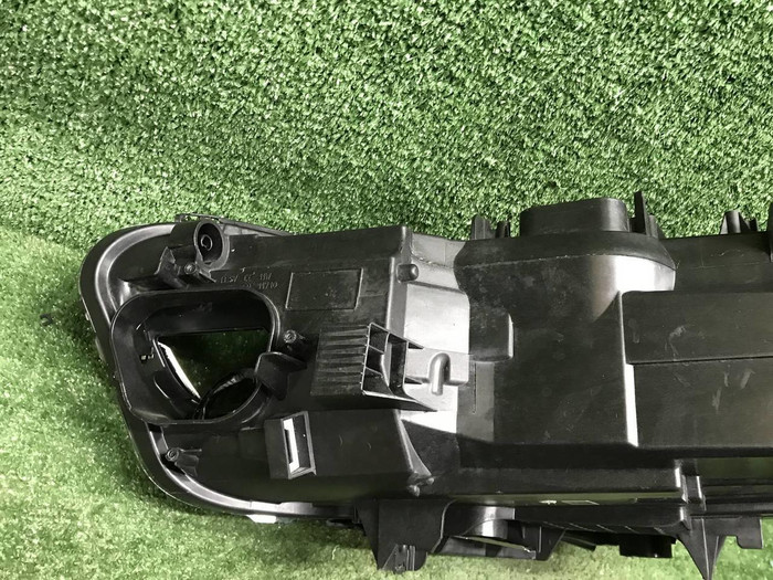 Фара правая BMW X1 F48 (2015-2019) LED