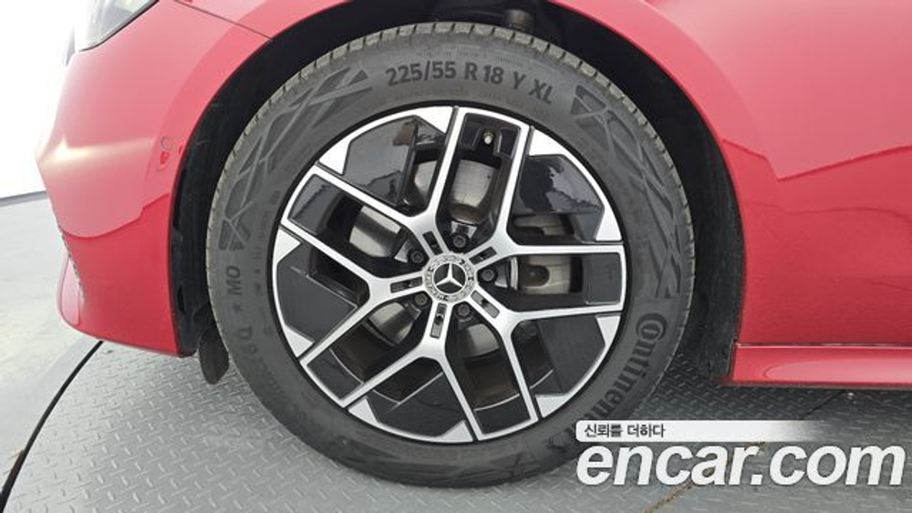 Mercedes-Benz E-Class E200 Avantgarde — 2025