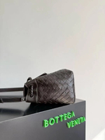 Мужская коричневая сумка-мессенджер Bottega Veneta Andiamo Small