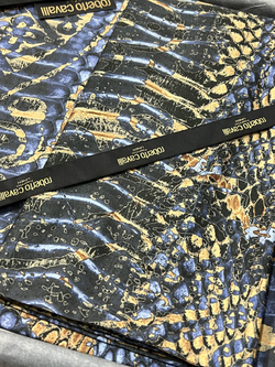 Постельное белье 2 спальное евро макси Roberto Cavalli Wild Damasco синее с золотом