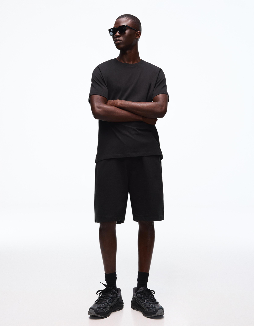 Мужская футболка regular fit с коротким рукавом - BERSHKA
