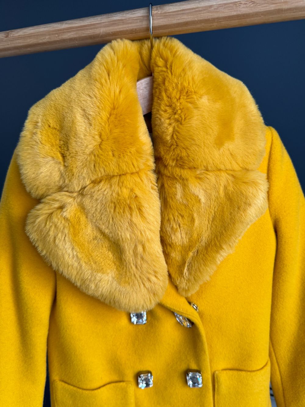 Шерстяное пальто Moschino, 110