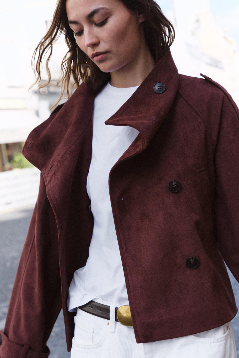 КУРТКА ИЗ ИСКУССТВЕННОЙ ЗАМШИ С ПОЯСОМ — ZARA