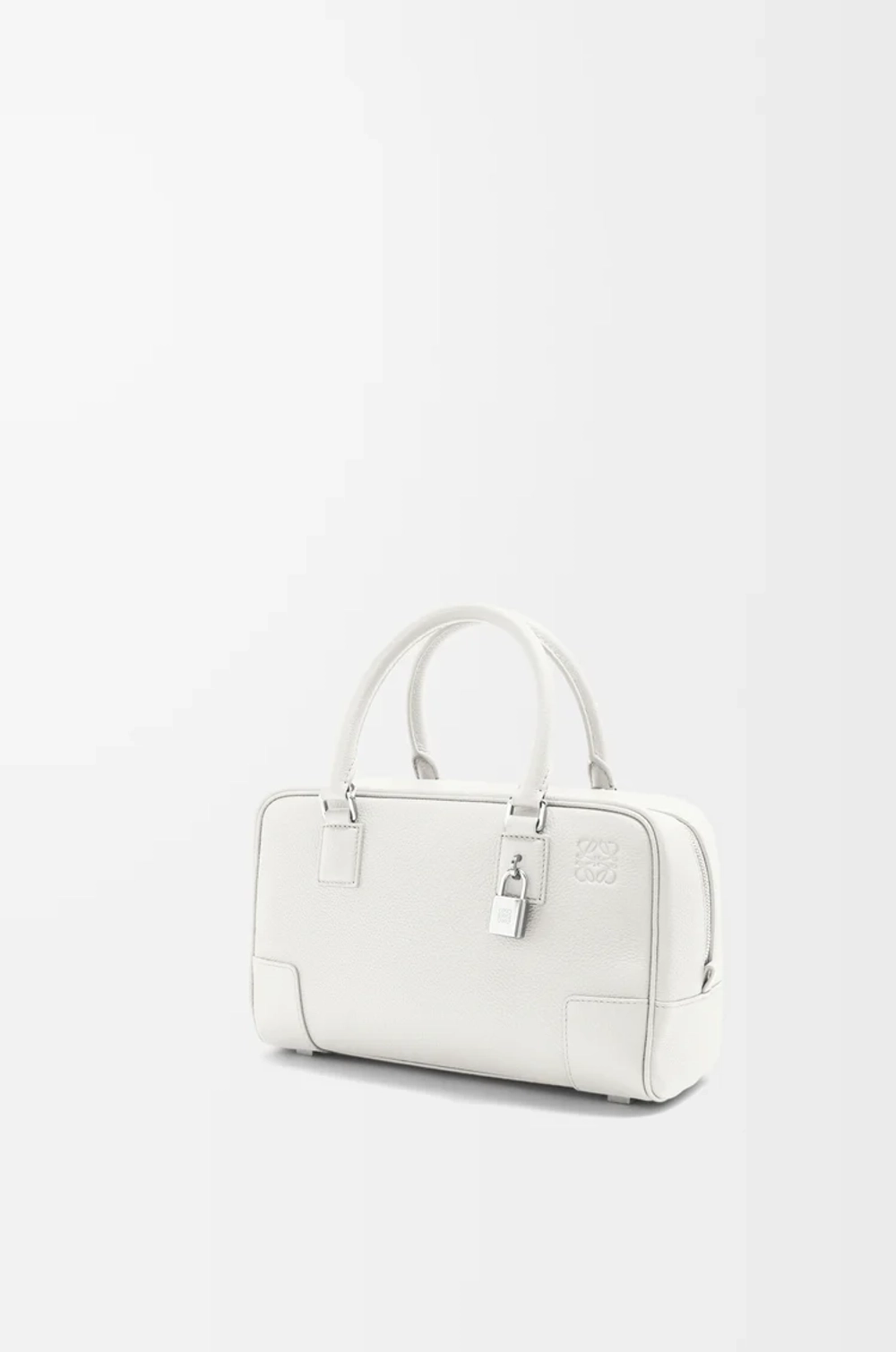 Loewe Сумка Amazona 23 из мягкой зернистой телячьей кожи, экрю