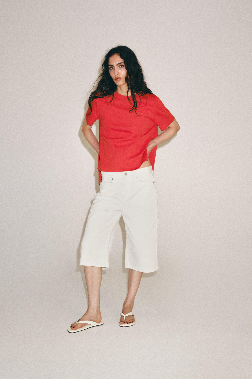 ФУТБОЛКА INTERLOCK С КАРМАНОМ — ZARA