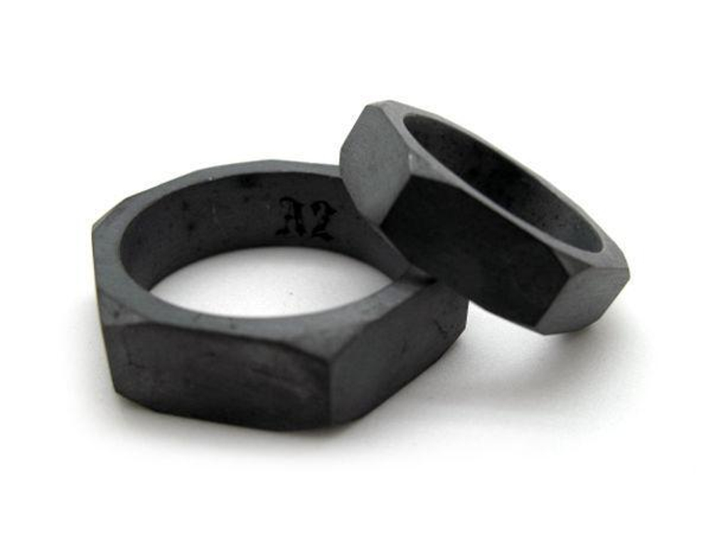 Кольцо из серебра "Black Nut"  AZR-077