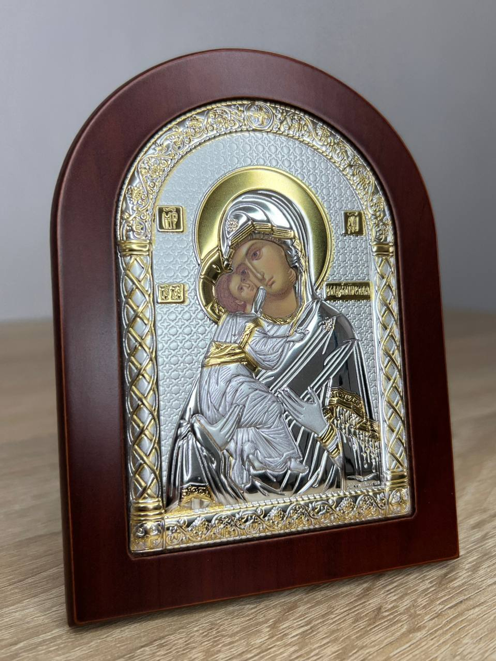 Владимирская БМ, икона арочная, красное дерево 105х140