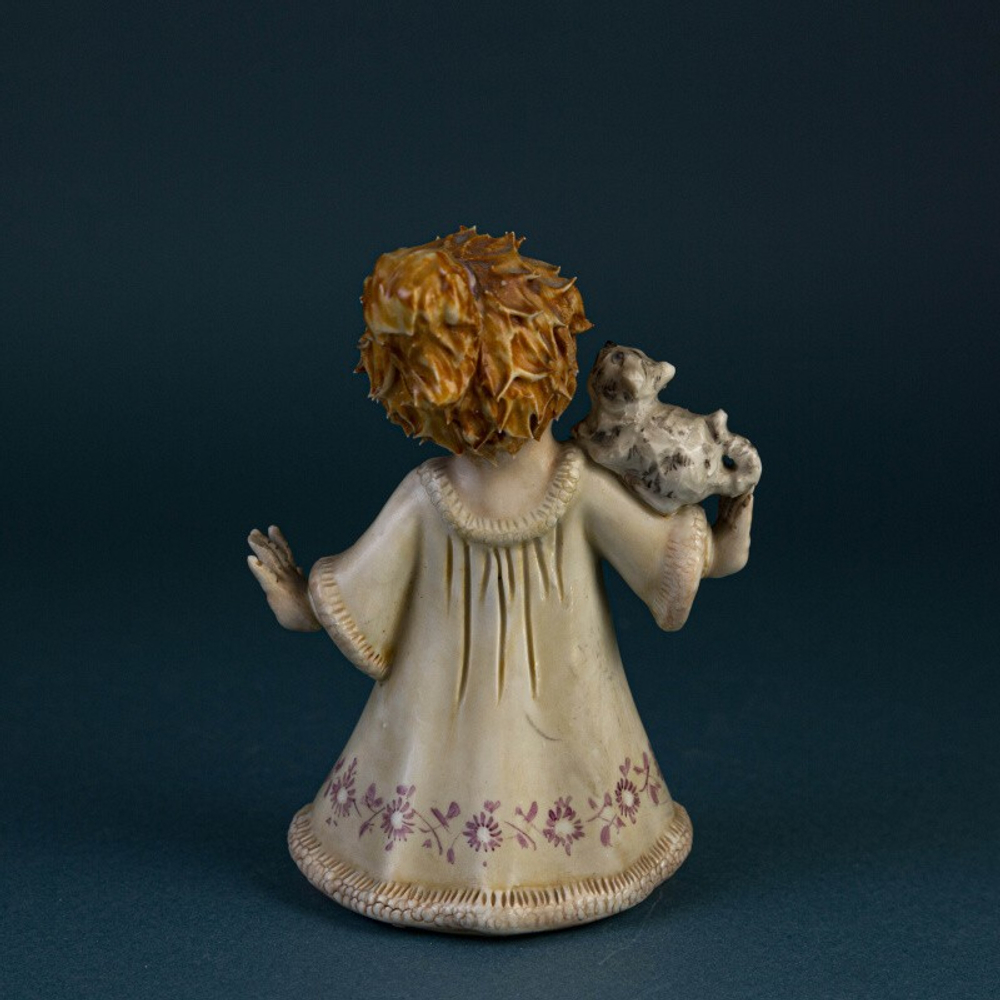 Фарфоровая мануфактура Capodimonte «Девочка с кошечкой»