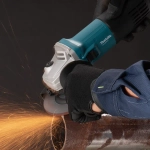 Угловая шлифовальная машина Makita MT M9507R