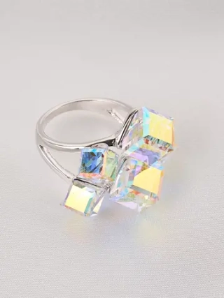Кольцо коктейльное Мираж с кубиками-хамелеонами Swarovski