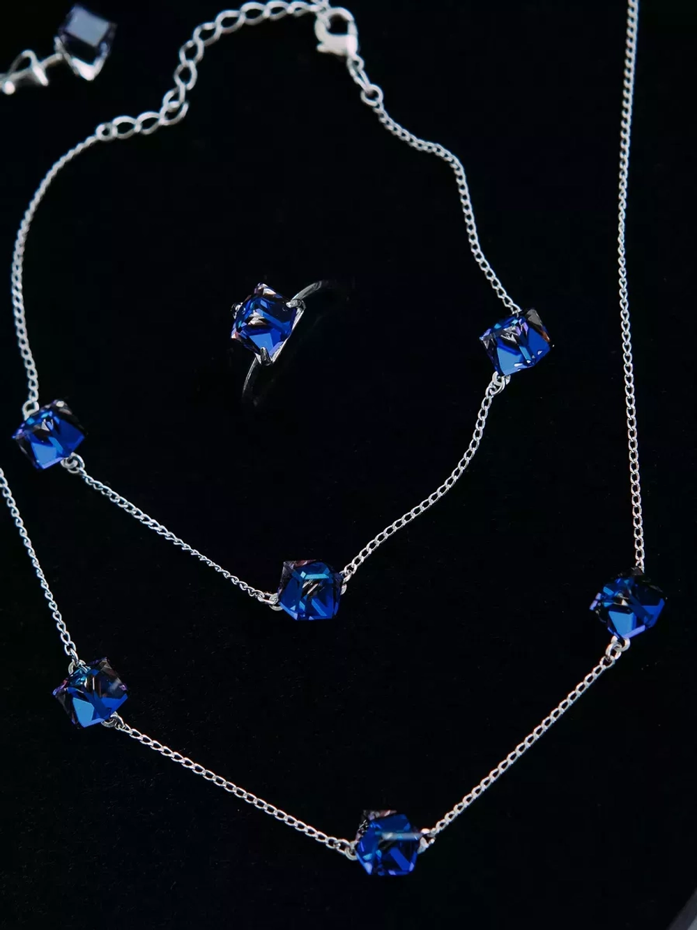Колье Миражи с синими кристаллами-хамелеонами Swarovski