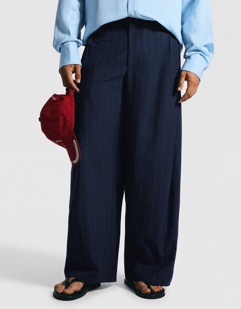 Женские брюки super baggy в тонкую полоску с защипами - BERSHKA