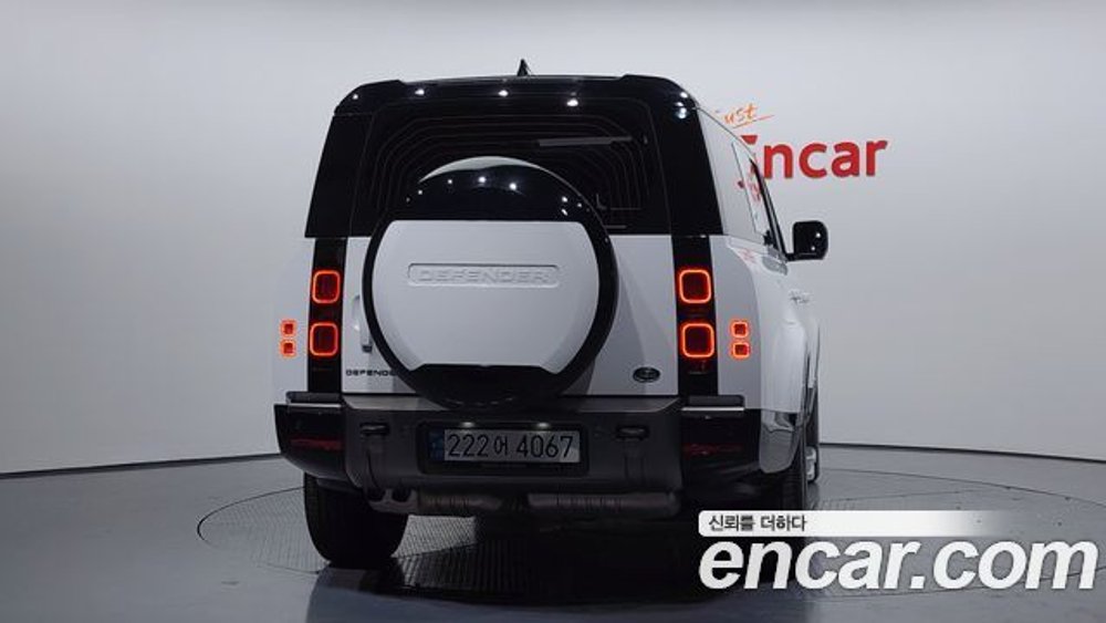 Land Rover Defender 130 D300 X-Dynamic HSE — 2023