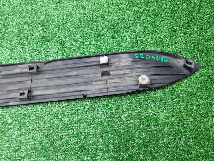 Накладка подножки правая Land Cruiser 200 (12-21)