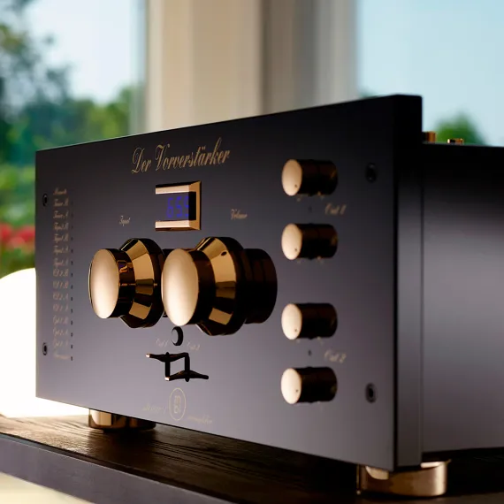 MBL 6010 D Preamplifier Piano White Gold