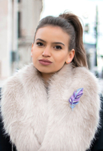 Перо желаний, brooch, Color