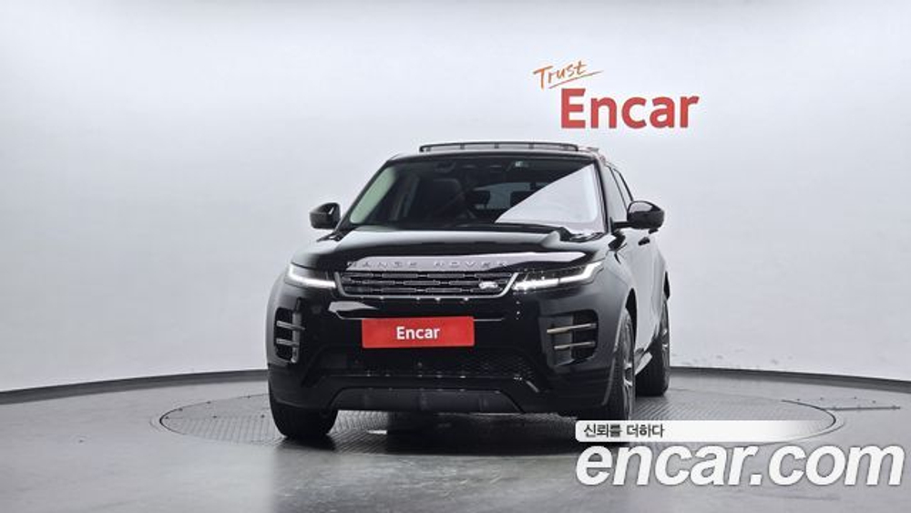 Land Rover Range Rover Evoque P250 Dynamic SE — 2025