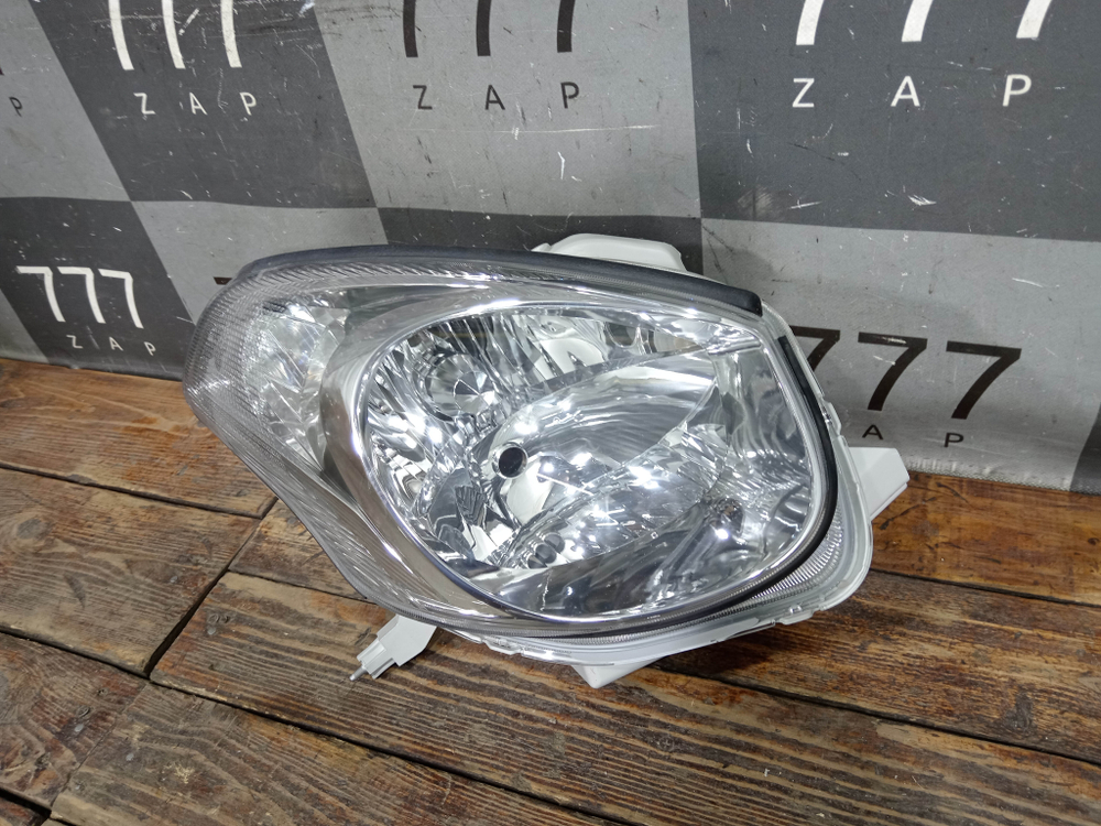 Фара правая ксенон Toyota Verossa 01-04 Новое Оригинал 8113022831