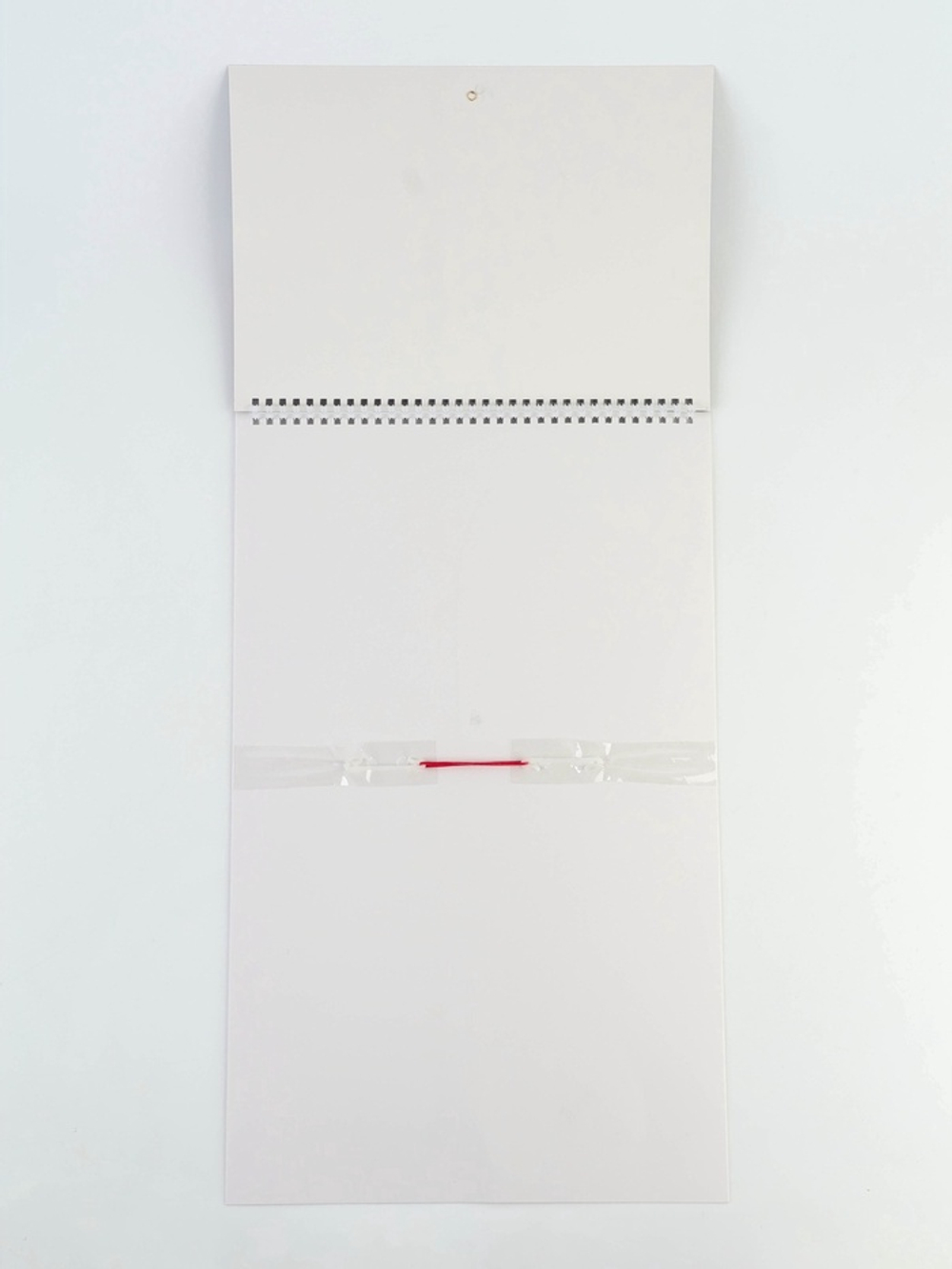 Календарь 2027 квартальный на одном гребне «Герб»