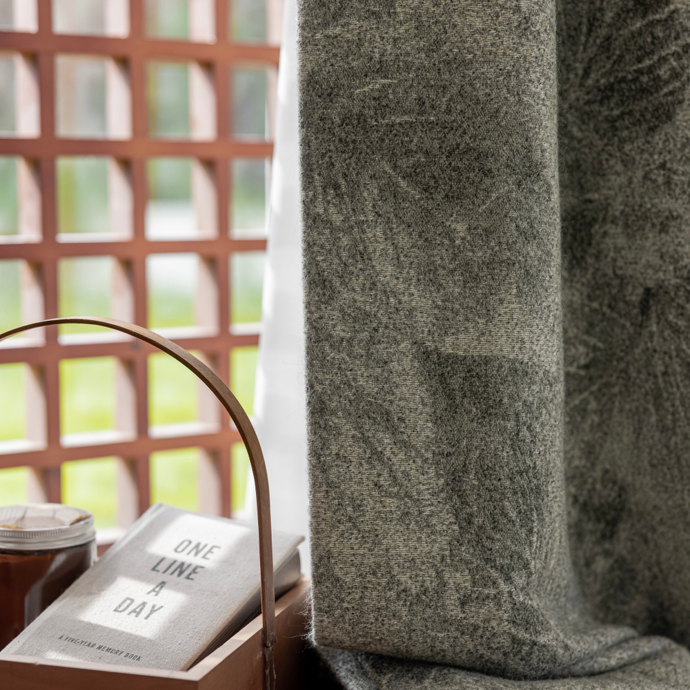 Шерстяная портьерная ткань «Moss Tweed» — натуральная шерсть с мелким твидовым переплетением в моховой гамме