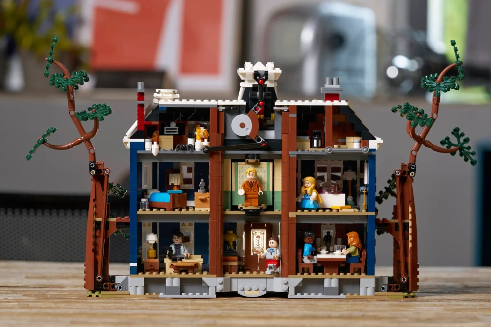 Конструктор LEGO Icons 11370 Stranger Things: The Creel House