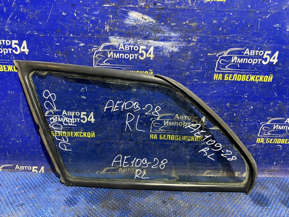 Стекло багажника левое TOYOTA COROLLA 2000