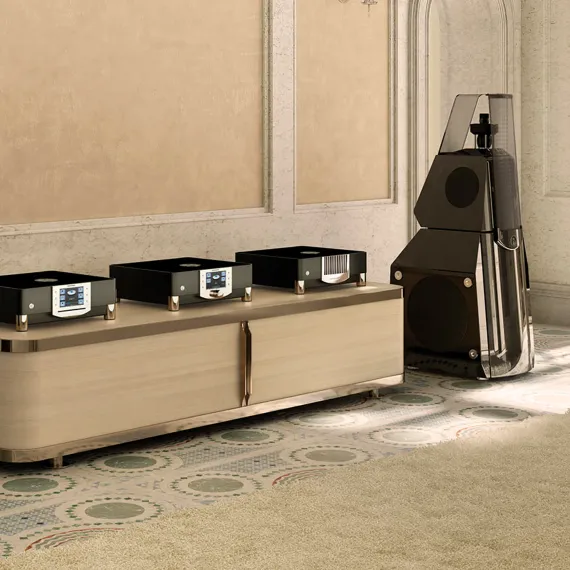 MBL 111 F Piano Black Gold