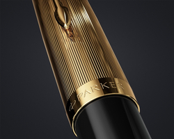 Шариковая ручка Parker 51 DELUXE BLACK GT, стержень: M, цвет чернил: black, в подарочной упаковке.