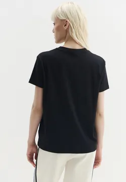 Футболка женская GUESS