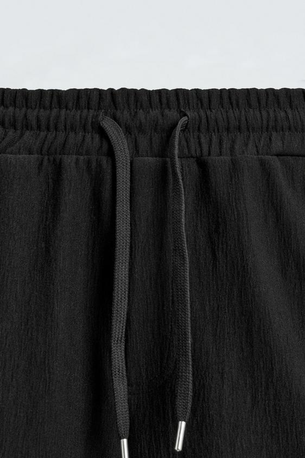 ZARA ШОРТЫ-ДЖОГГЕРЫ ИЗ РЕЛЬЕФНОЙ ТКАНИ, ЧЕРНЫЙ